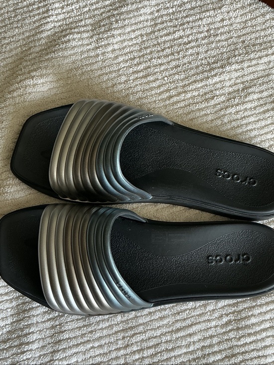 CROCS Shoes - CROCS Women's Black Footbed Silver Ribbed Slide Sandals